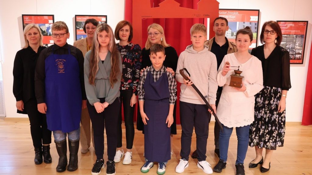 Mali školski kustosi