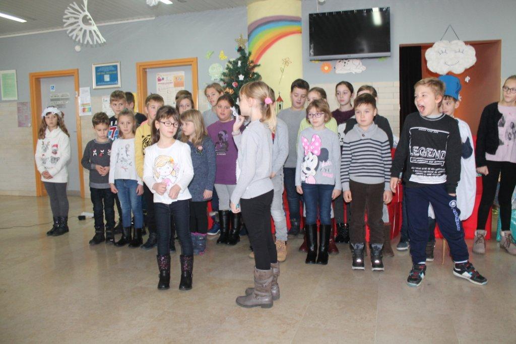 Osnovci šenkovečke škole posjetili bolesne mališane u čakovečkoj bolnici