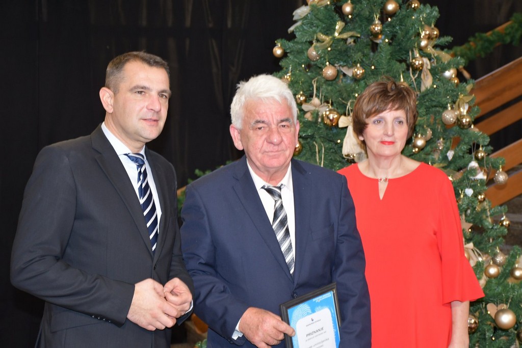 NAJVOLONTERI 2022. Nagrađeni Marta Markač i Grupa za učenje i volonterske aktivnosti Gimnazije Josipa Slavenskog