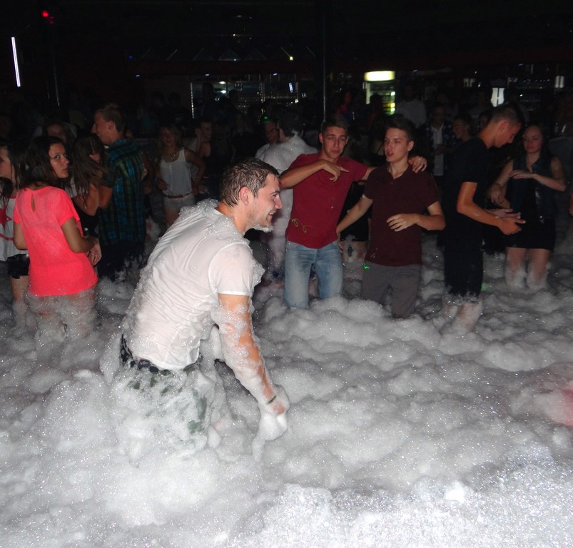 slika0060926568 Pjena party u Šampionu (Subota, 16.8.2014.)