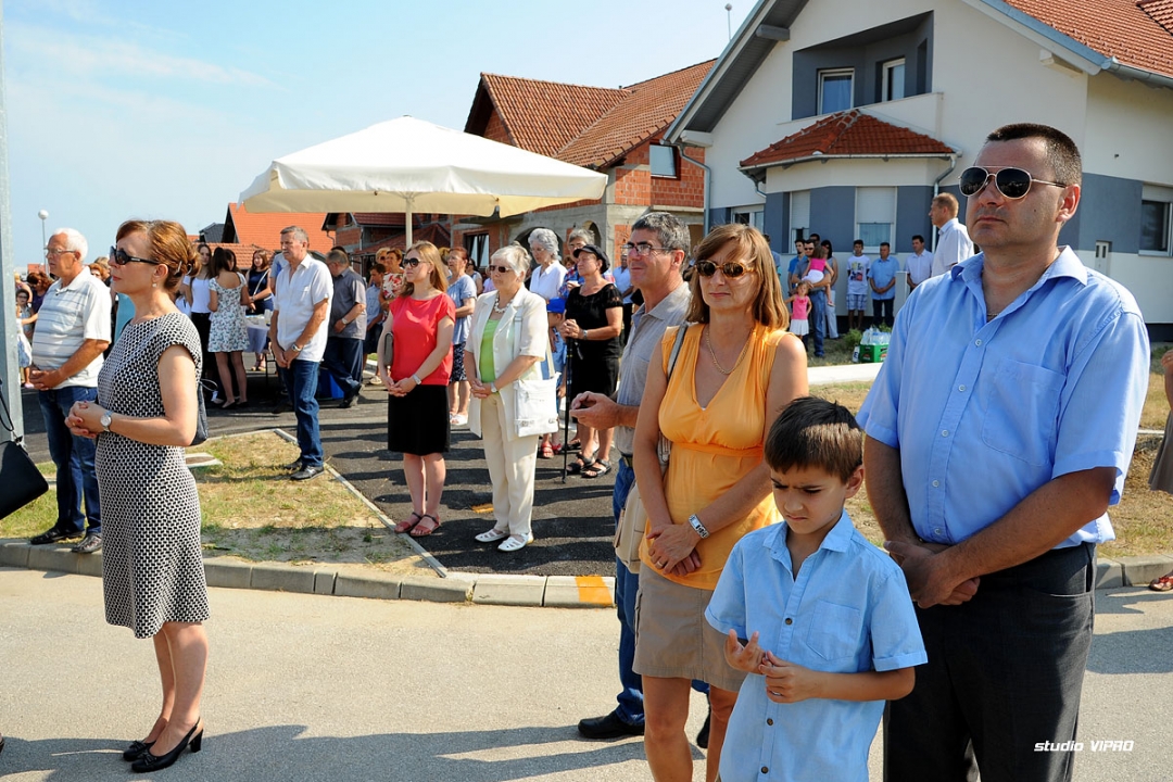 303512667dsc8121908577