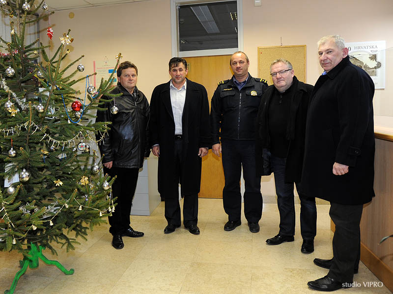 330114079dsc0642958170