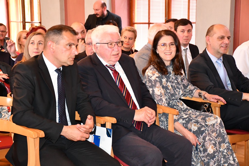 SVEČANA DODJELA Ministrica Nina Obuljen Koržinek uručila UNESCO-ove povelje za međimursku popevku