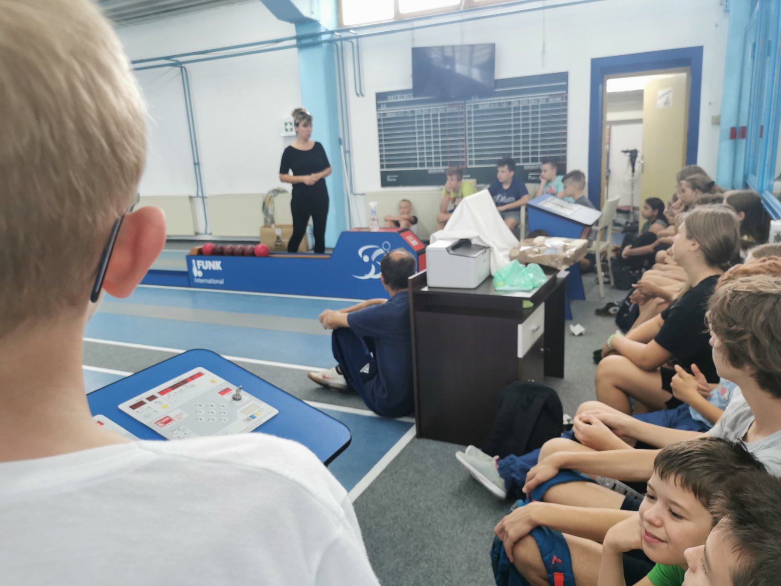 Veliki broj školaraca na kampovima iz kuglanja i rukometa