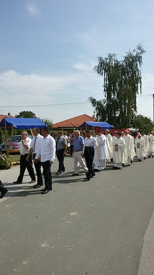 1186323110204883066098640443712