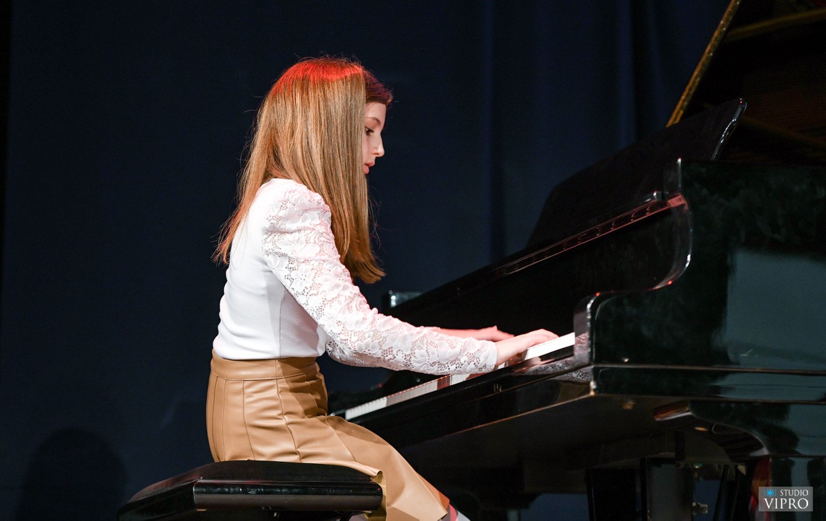 Udruga umirovljenika pjesmom čestitala Majčin dan