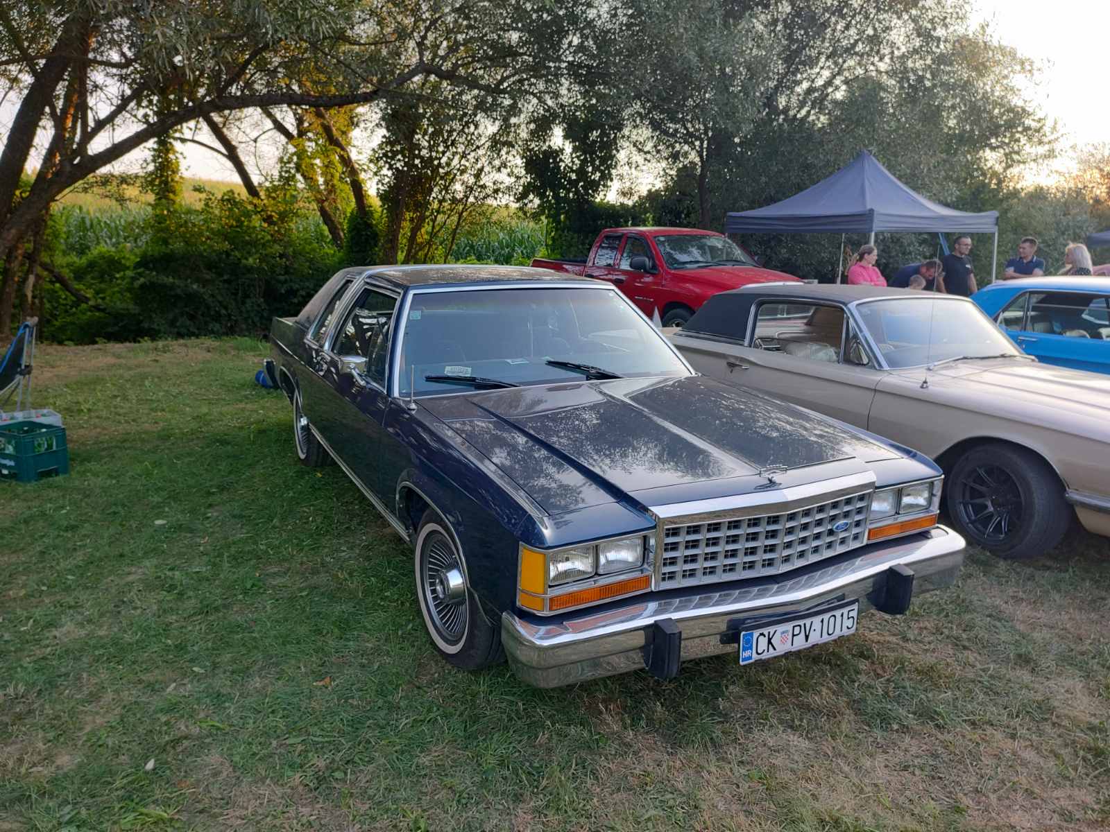 Susret ljubitelja američkih automobila i motora