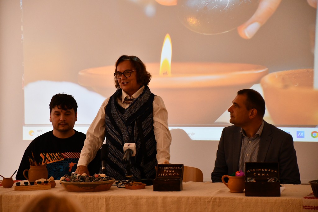 ČRNE PISANICE Predstavljeno umijeće izrade črnih pisanica, novozaštićeno nematerijalno dobro Međimurja ČRNE PISANICE Predstavljeno umijeće izrade črnih pisanica, novozaštićeno nematerijalno dobro Međimurja