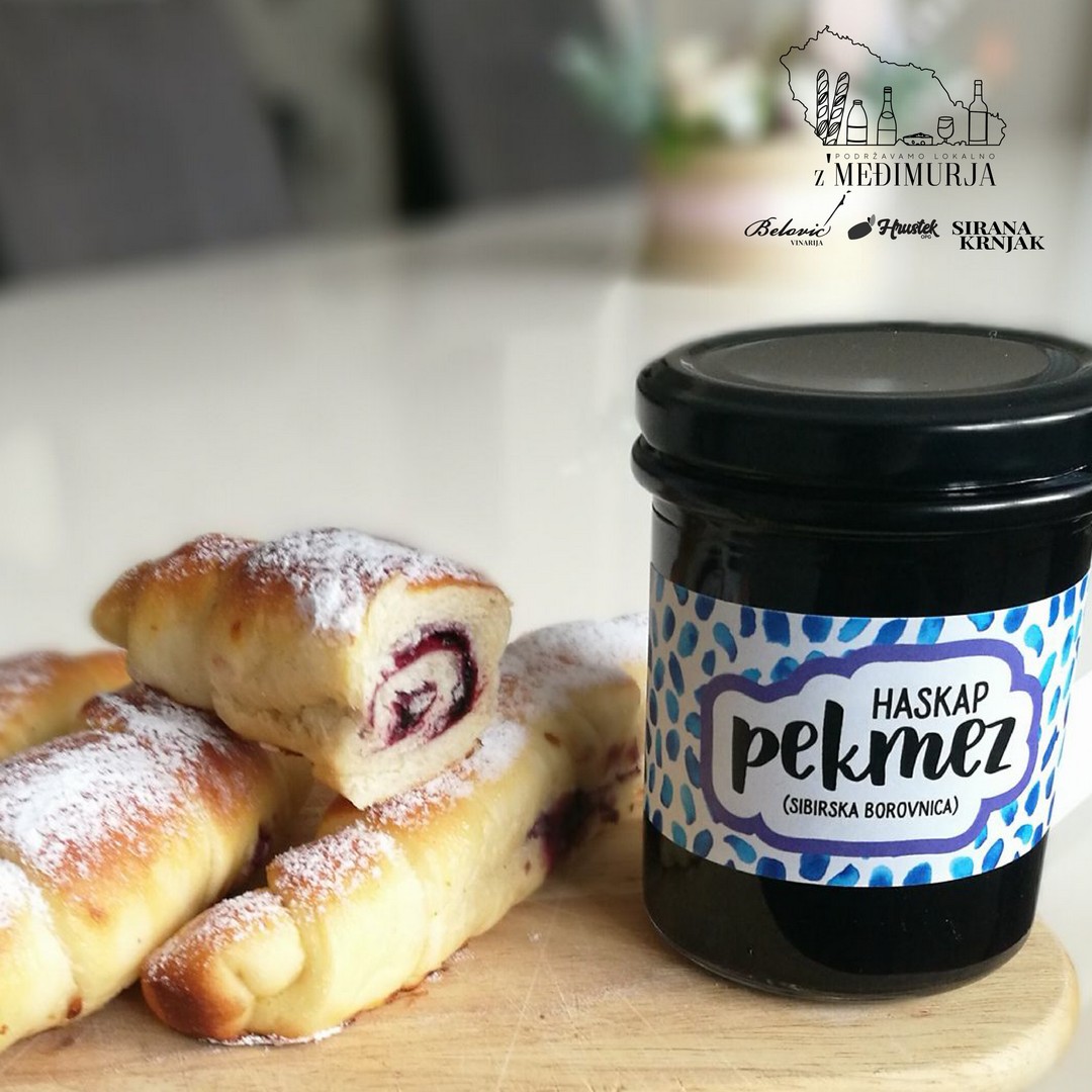 Svoje proizvode u Caffe baru Bedem predstavljaju Vinarija Belović, OPG Hrustek i Sirana Krnjak Svoje proizvode u Caffe baru Bedem predstavljaju Vinarija Belović, OPG Hrustek i Sirana Krnjak