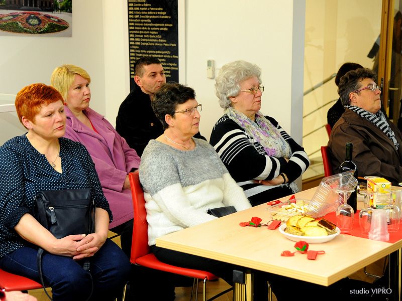 335614372dsc1694427149