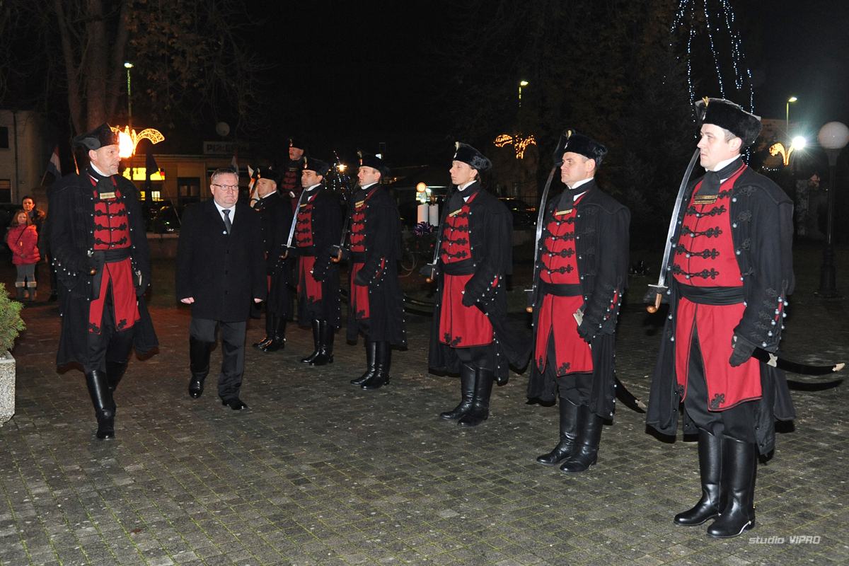 266810751dsc3555617142