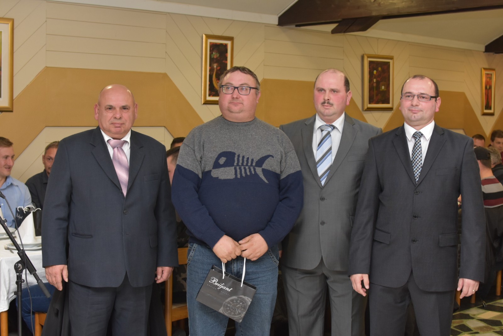 ANDRIJA TOMAŠEK ‘Sinovi nastavljaju moj posao i siguran sam da će uspješno trajati i slijedećih 25 godina’ ANDRIJA TOMAŠEK ‘Sinovi nastavljaju moj posao i siguran sam da će uspješno trajati i slijedećih 25 godina’