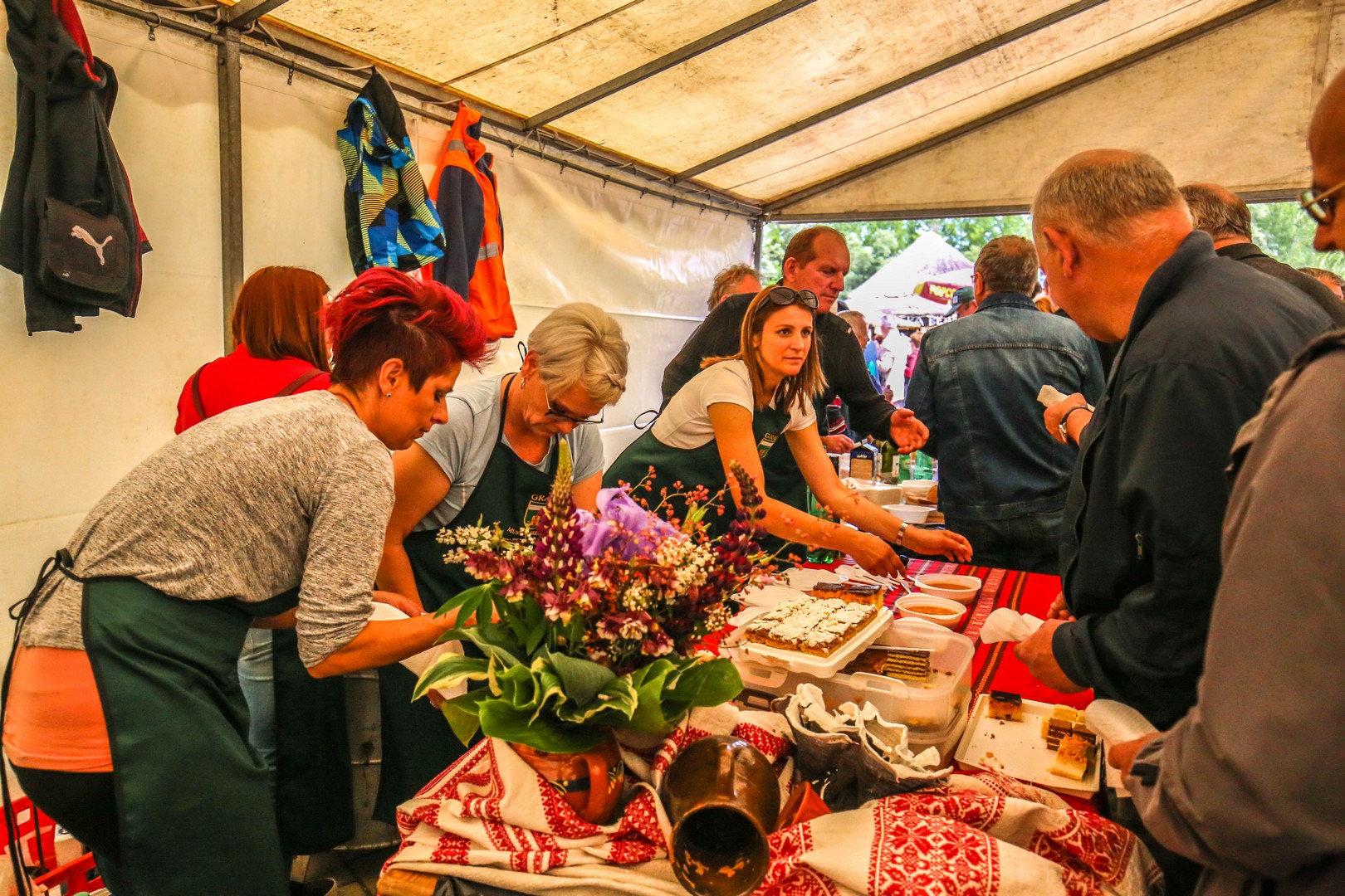 Murskim Središćem jutros se širio miris gulaša i cvijeća