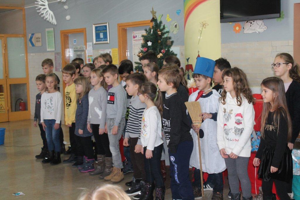 Osnovci šenkovečke škole posjetili bolesne mališane u čakovečkoj bolnici