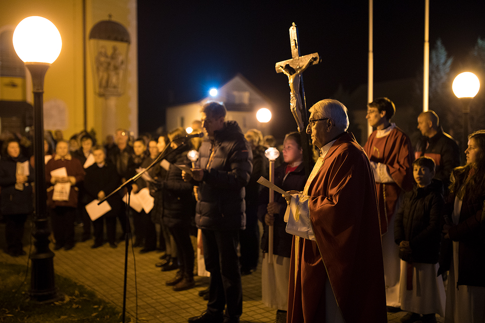 FOTO U Prelogu upaljena prva adventska svijeća!