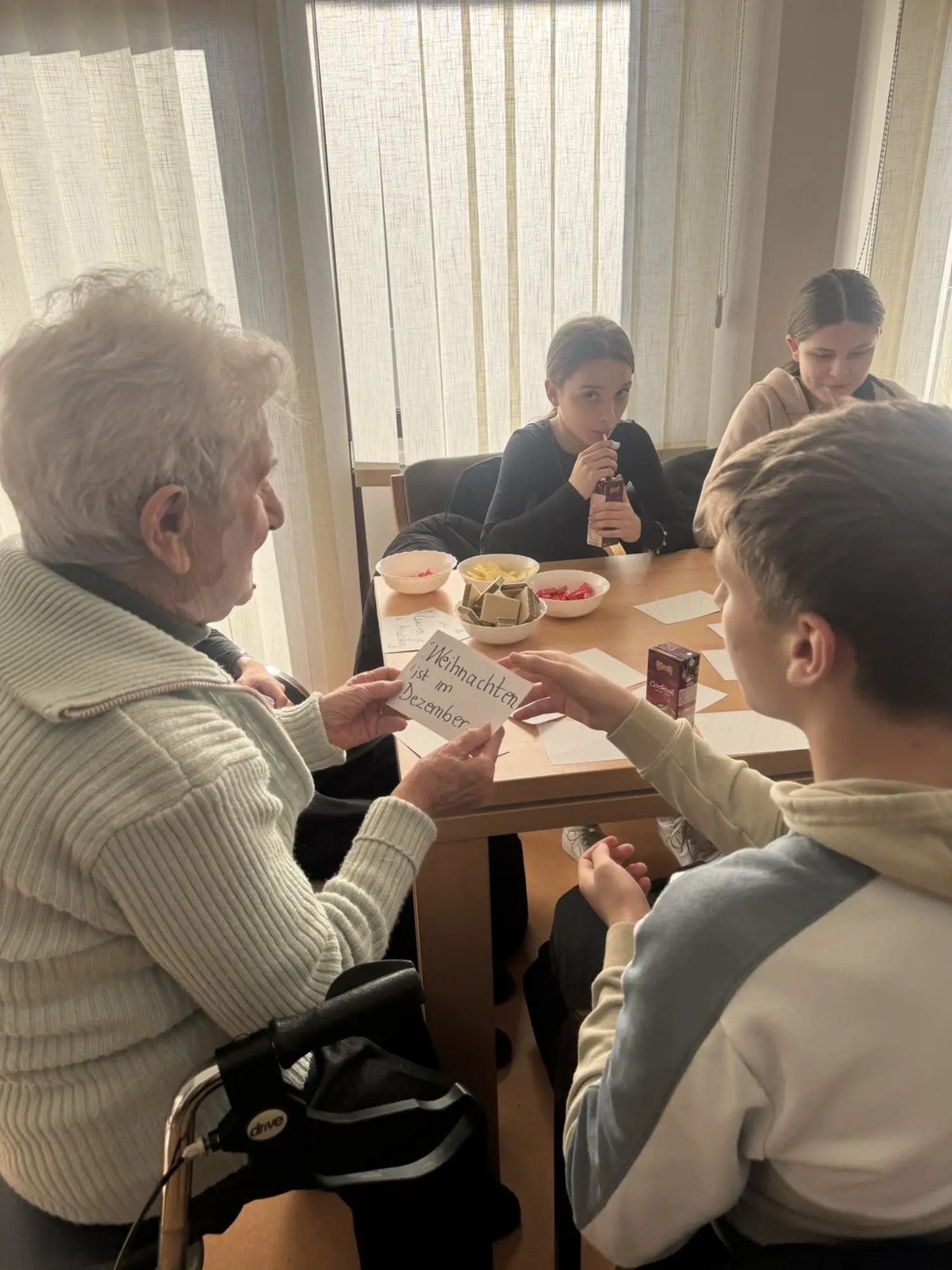 1734642704033 1734642704033