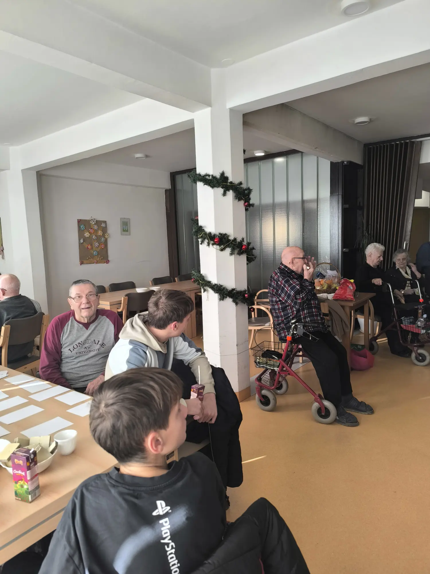 1734642704067 1734642704067