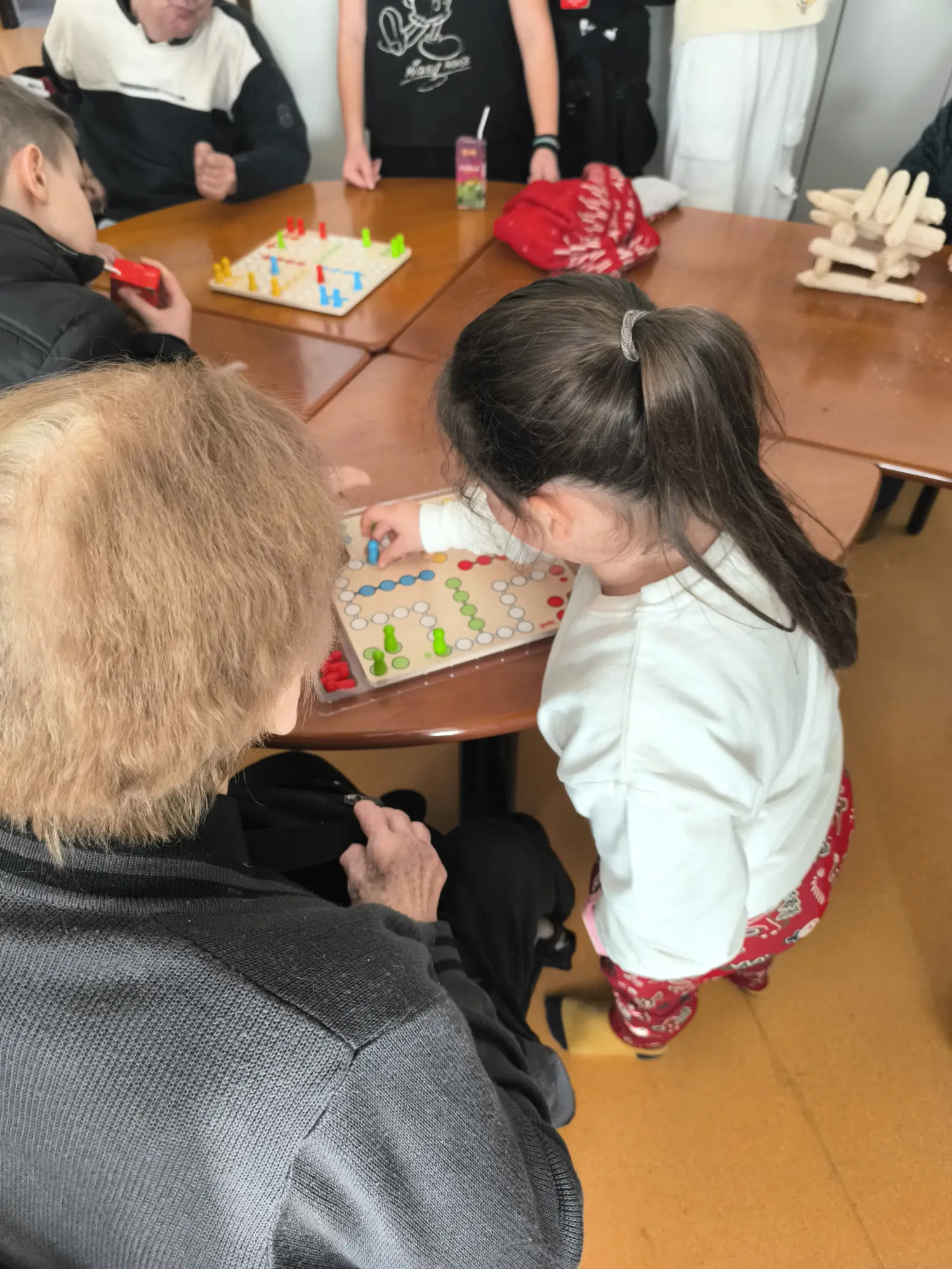 1734642704078 1734642704078