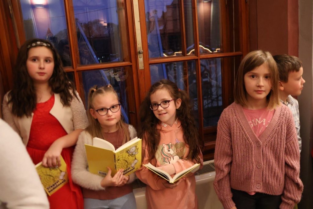 MLADI PISCI Predstavljen zbornik dječjih literarnih radova Tragovi budućnosti