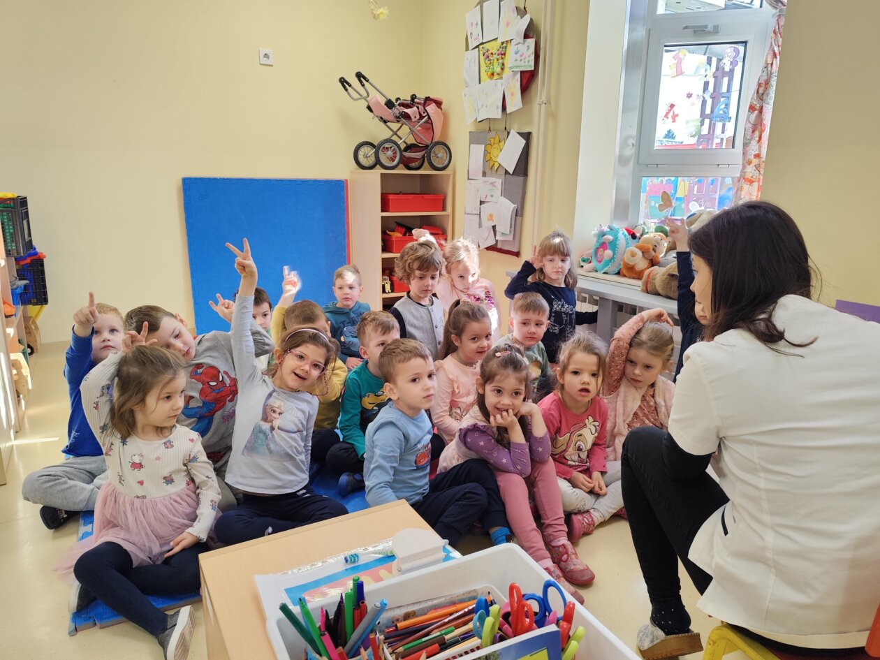 1742463036742 1742463036742