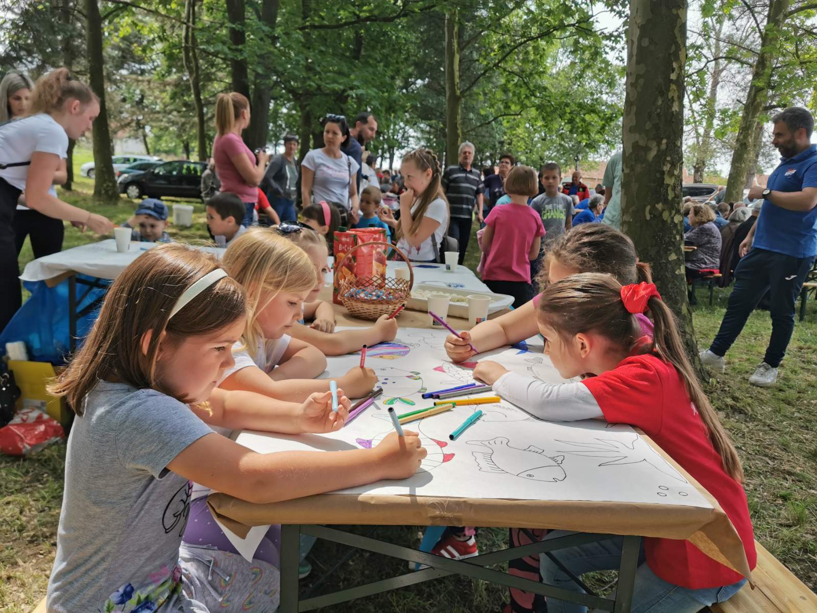 KOTORIBA Na Danima šibe i ribe uživaju i naši najmlađi, danas su crtali i gledali predstavu
