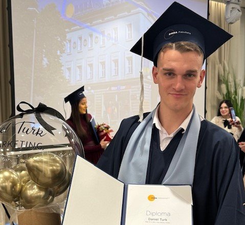 1767987170797453 122