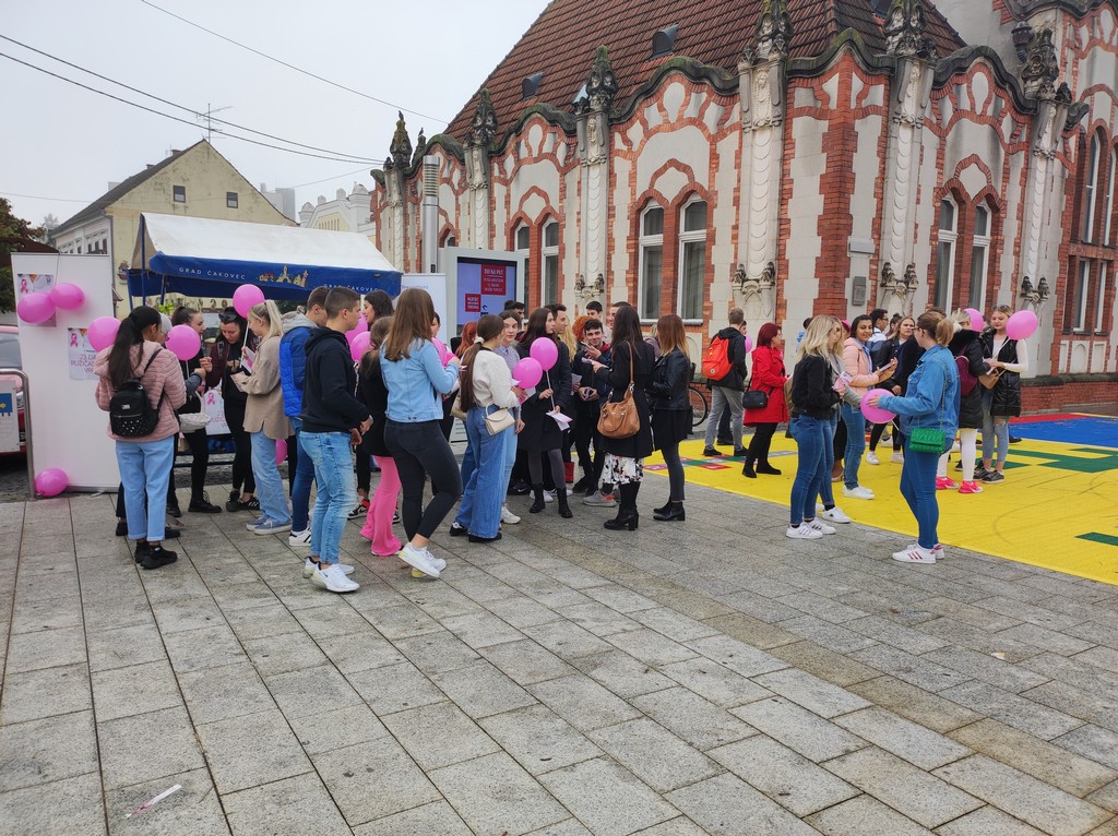 DAN RUŽIČASTE VRPCE Brojne Međimurke i Međimurci dali podršku ženama koje se bore s rakom dojke!