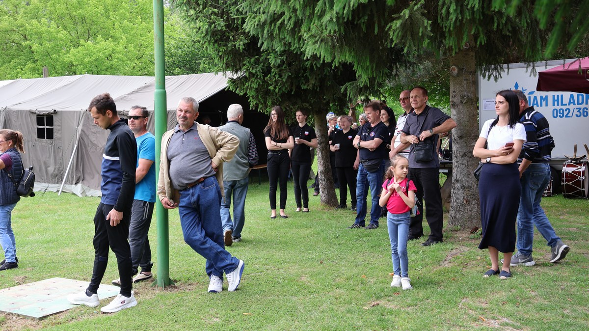 SVETI MARTIN NA MURI Održano sportsko natjecanje dragovoljaca i veterana te susreti djece i unuka hrvatskih branitelja