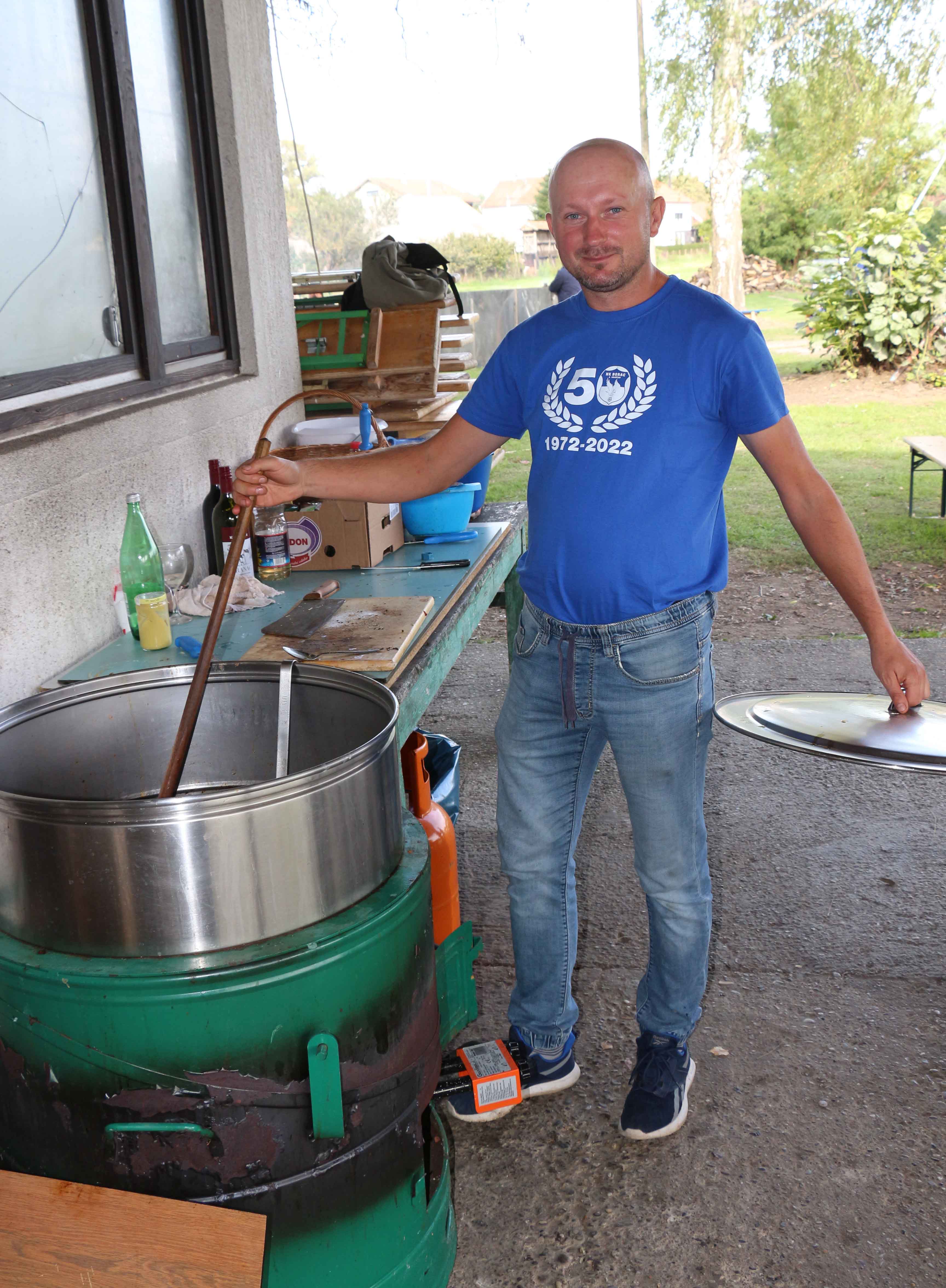 Borac u Donjem Hrašćanu ugostio veterane Hrvatskog nogometnog saveza