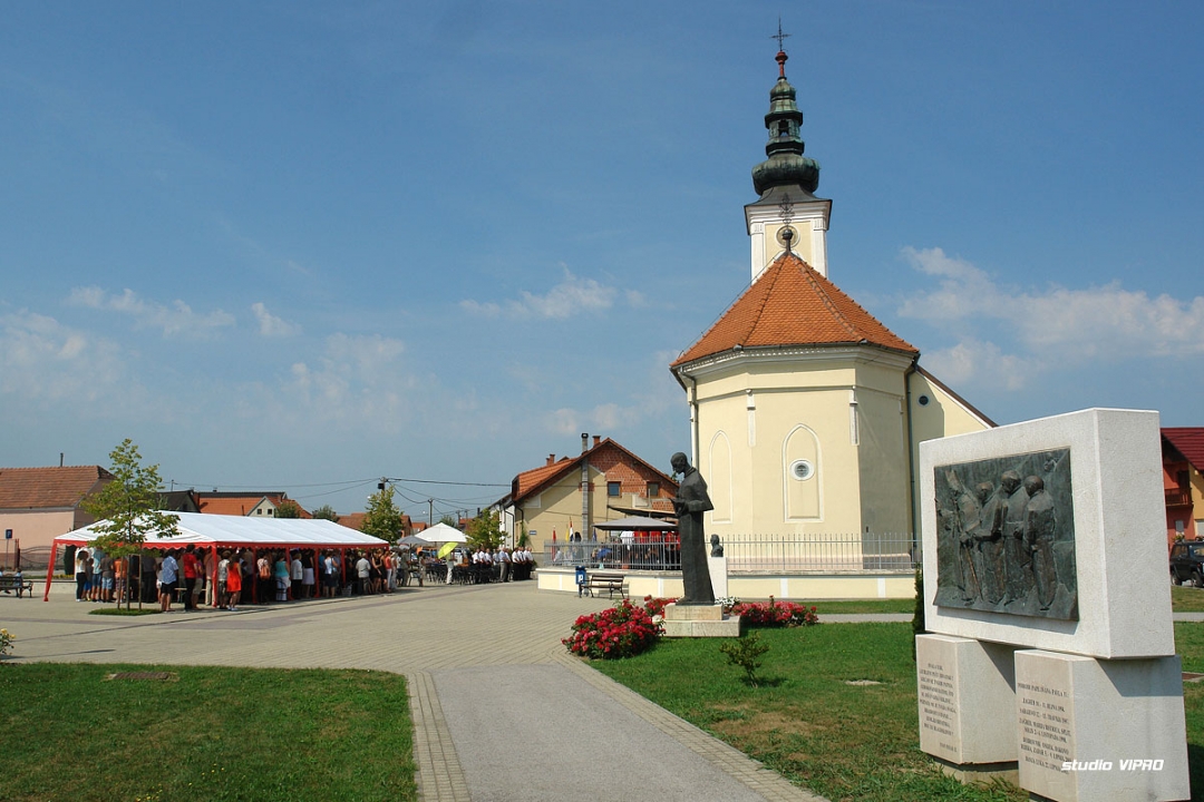 305012790dsc02430474593