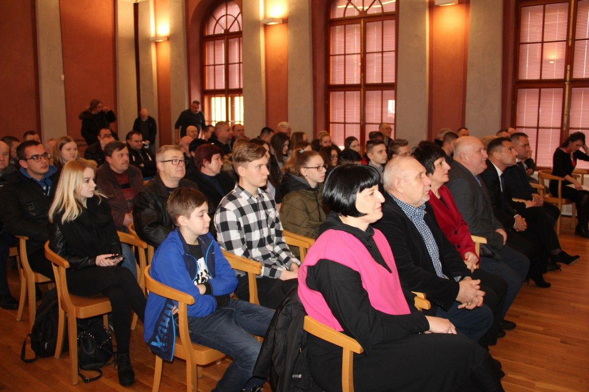 Međimurska županija dodijelila učeničke stipendije za 60 djece hrvatskih branitelja