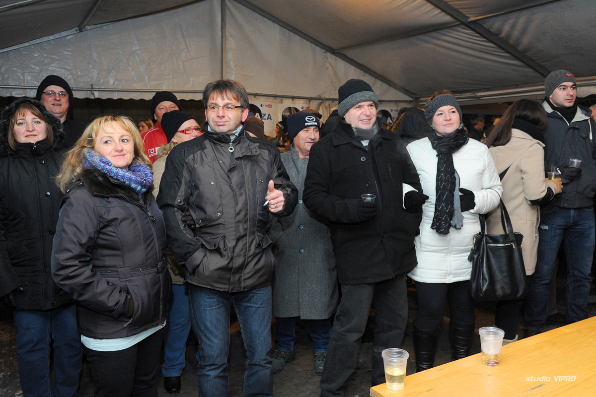 270510970dsc1897542392