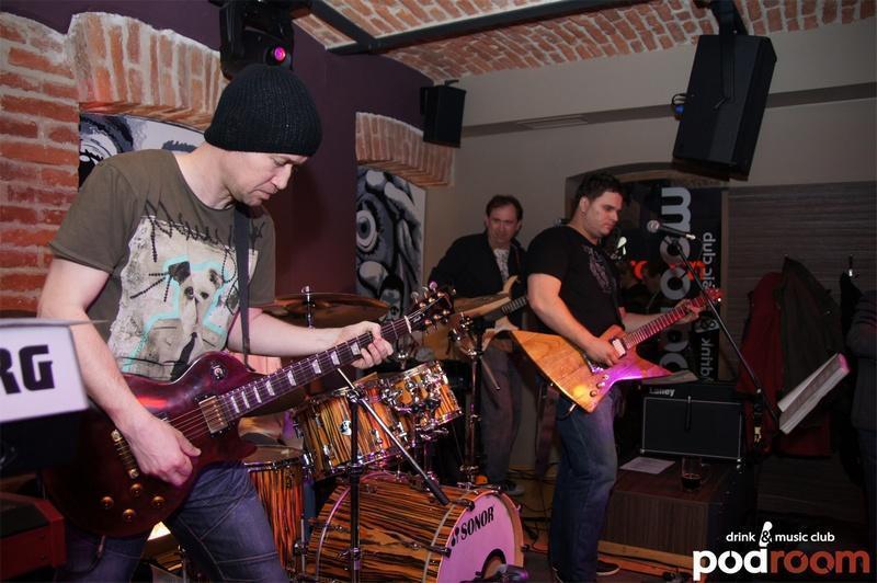 slika0001 Podroom (Petak, 20.4.2012) slika0001 Podroom (Petak, 20.4.2012)