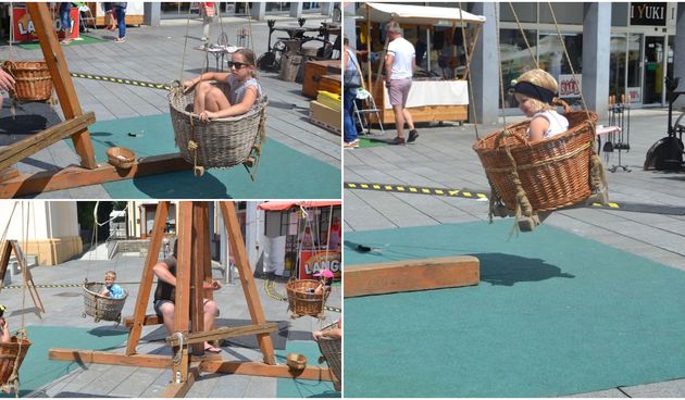 DRVENI RINGIŠPIL Posebna atrakcija Porcijunkulova za najmlađe je bila vožnja drvenim ringišpilom