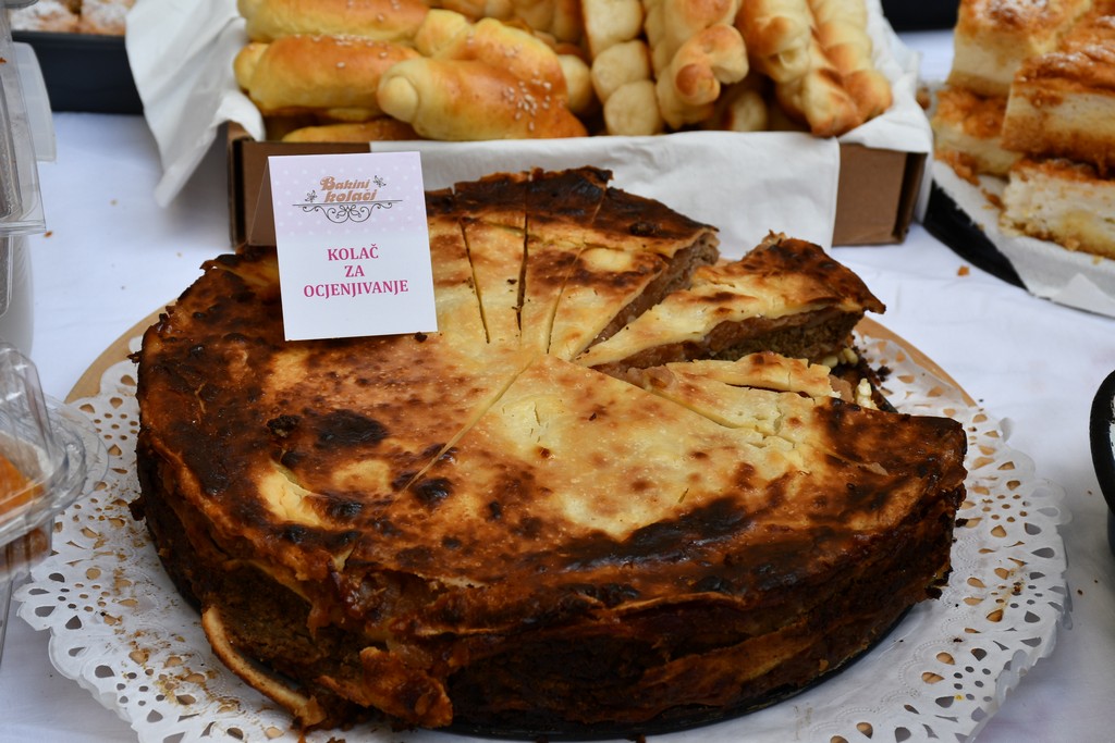 ‘BAKINI KOLAČI’ Najbolji kolač s jabukama pripremila je Natalija Munđar iz Križovca