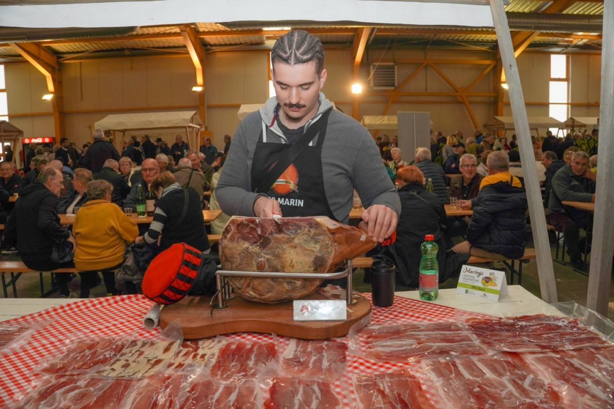 Filip Marin pršut 19. Martinje festival hladnetine Nedelišće Mesap (145)