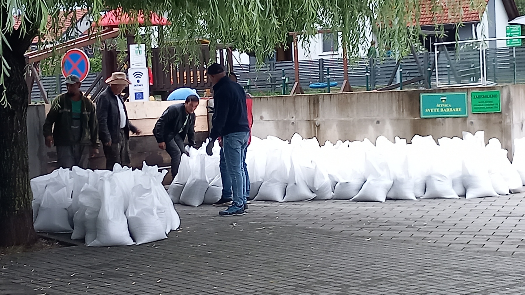 FOTO I VIDEO Radi se punom parom: U Murskom Središću pripremaju se za vodeni val