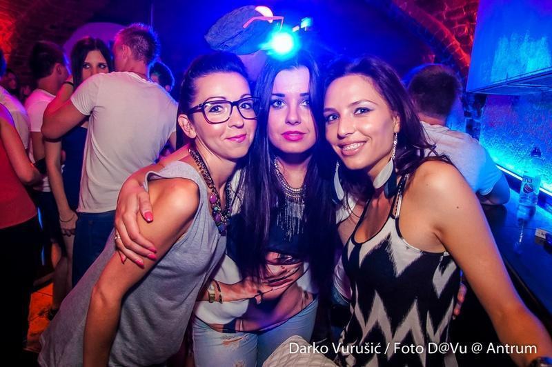 slika00003 Antrum (Subota, 28.6.2014. – Sandra Afrika)