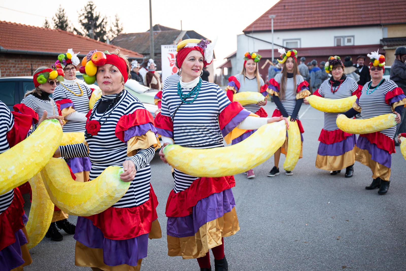 DOMIŠLJATE MAŠKARE U ZASADBREGU Bolničari, vještice, Škoti…