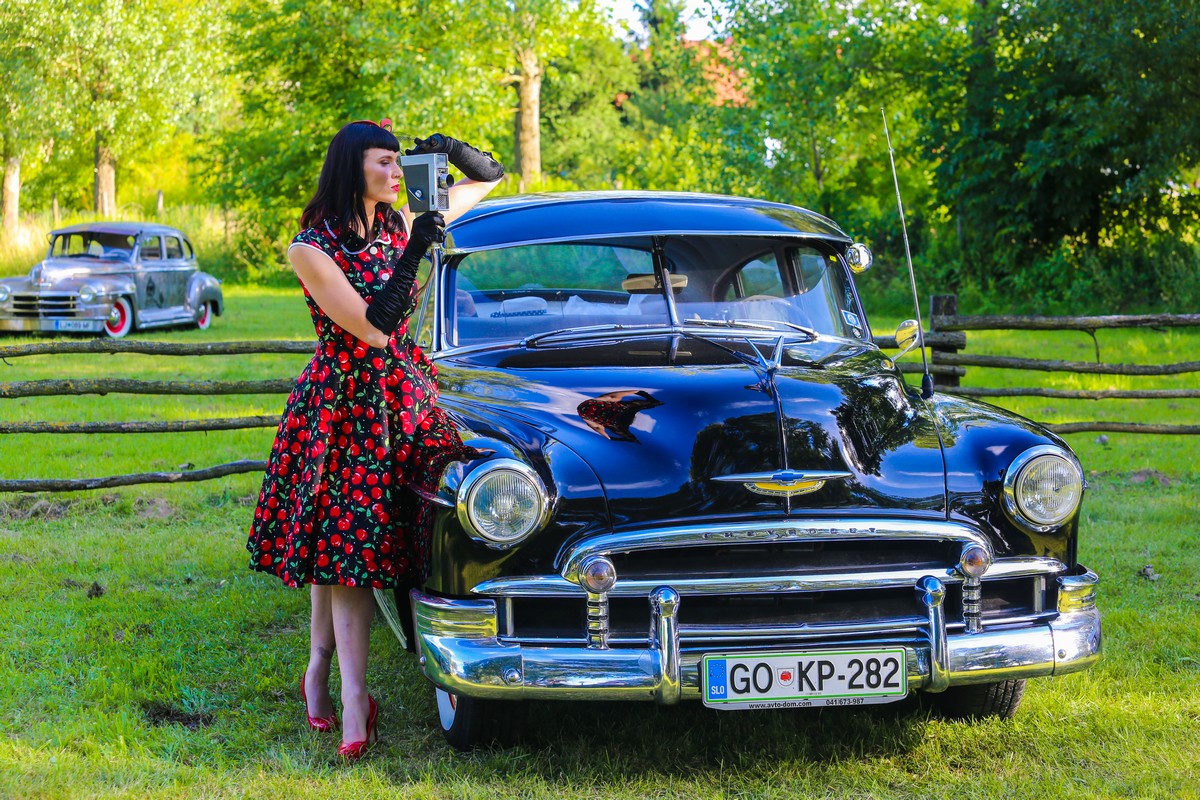 Trash and Burn – pin up djevojke (Subota, 24.6.2018.)