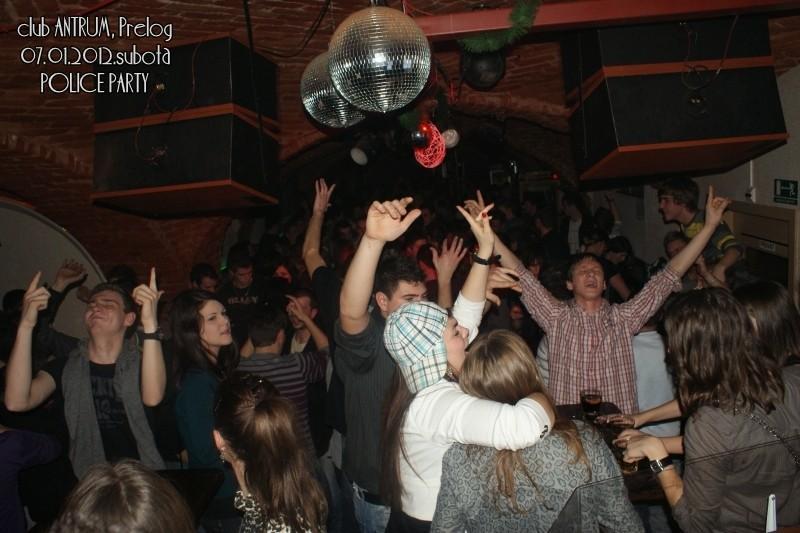 slika0017 Antrum (Subota, 7.1.2012) slika0017 Antrum (Subota, 7.1.2012)