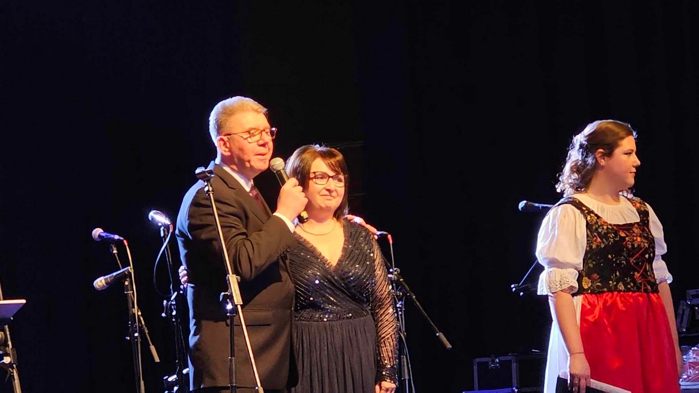 VELIKO PRIJATELJSTVO Održan tradicionalni hrvatski bal u Szombatelyu