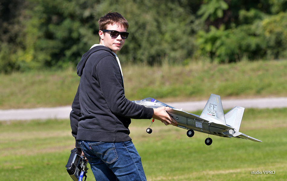 Modelarski miting u organizaciji Zmajarskog kluba Rode