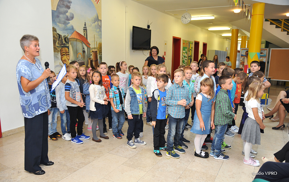 Prvašići Osnovne škole Prelog i Draškovec dočekani prigodnim programom