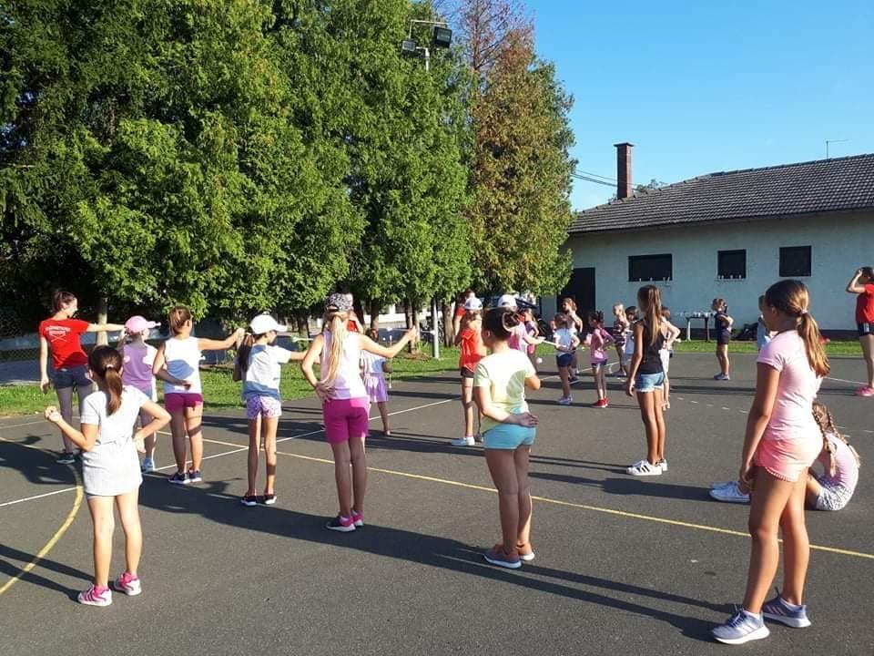 Četvrti Mažoret kamp u Kotoribi okuplja veliki broj djevojčica