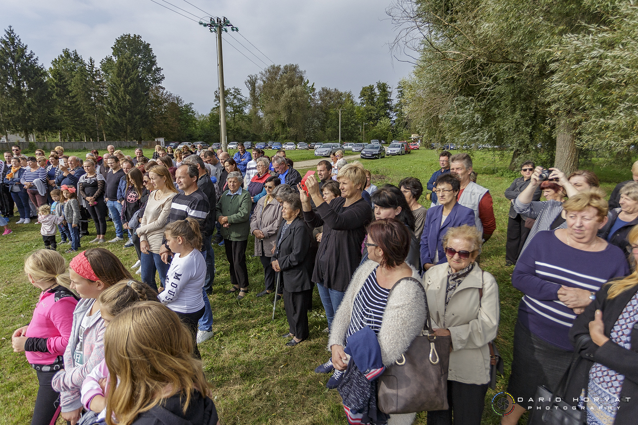 U Gardinovcu svečano otkrivena spomen-ploča posvećena seoskom pralu na potoku Trnavi