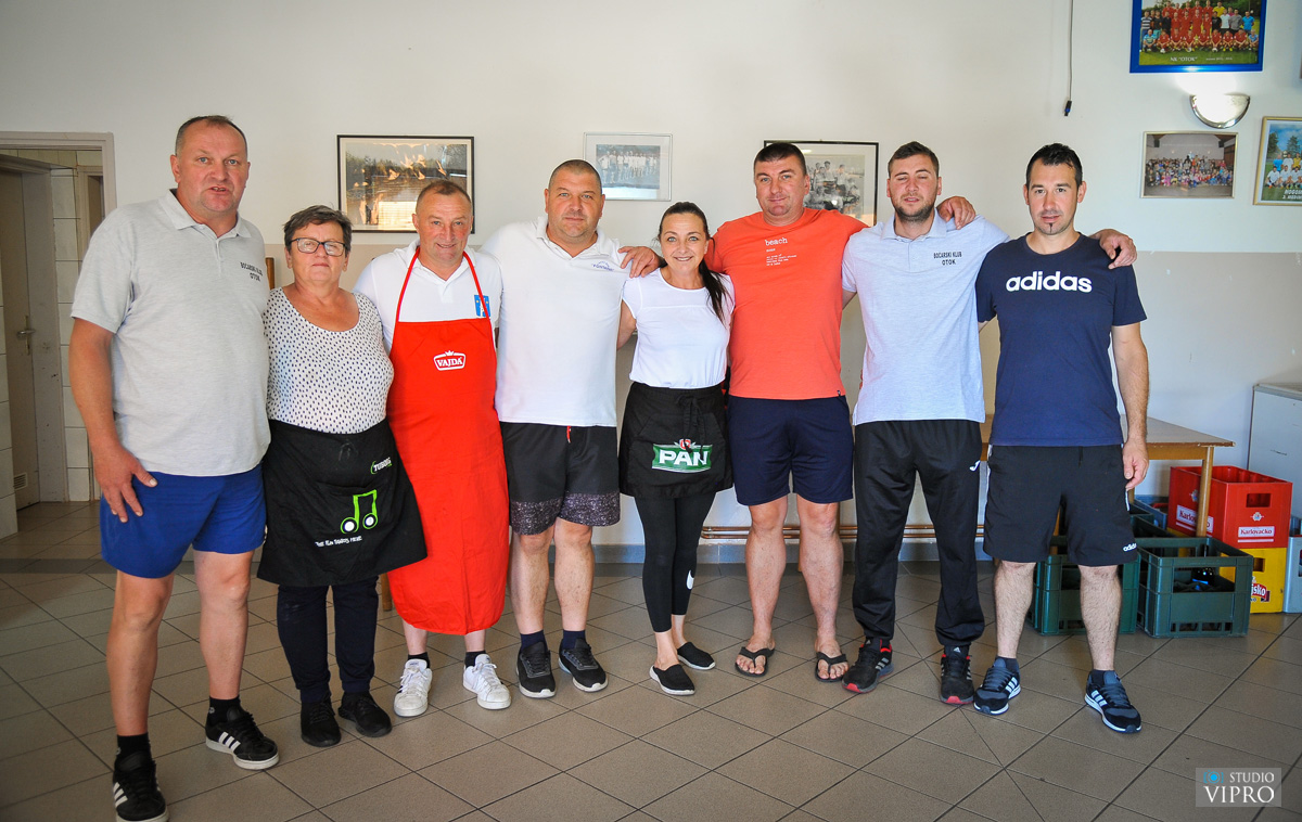 Četrnaest ekipa na Međunarodnom boćarskom turniru u Otoku