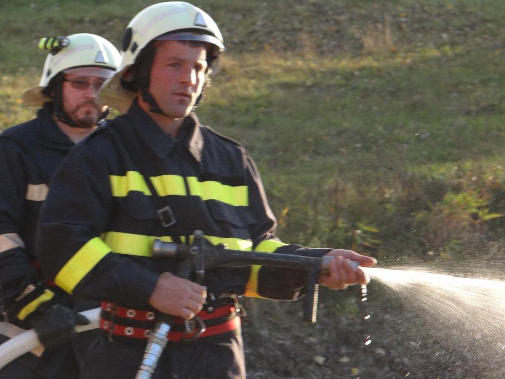 Vatrogasna vježba na obali Mičigen jezera