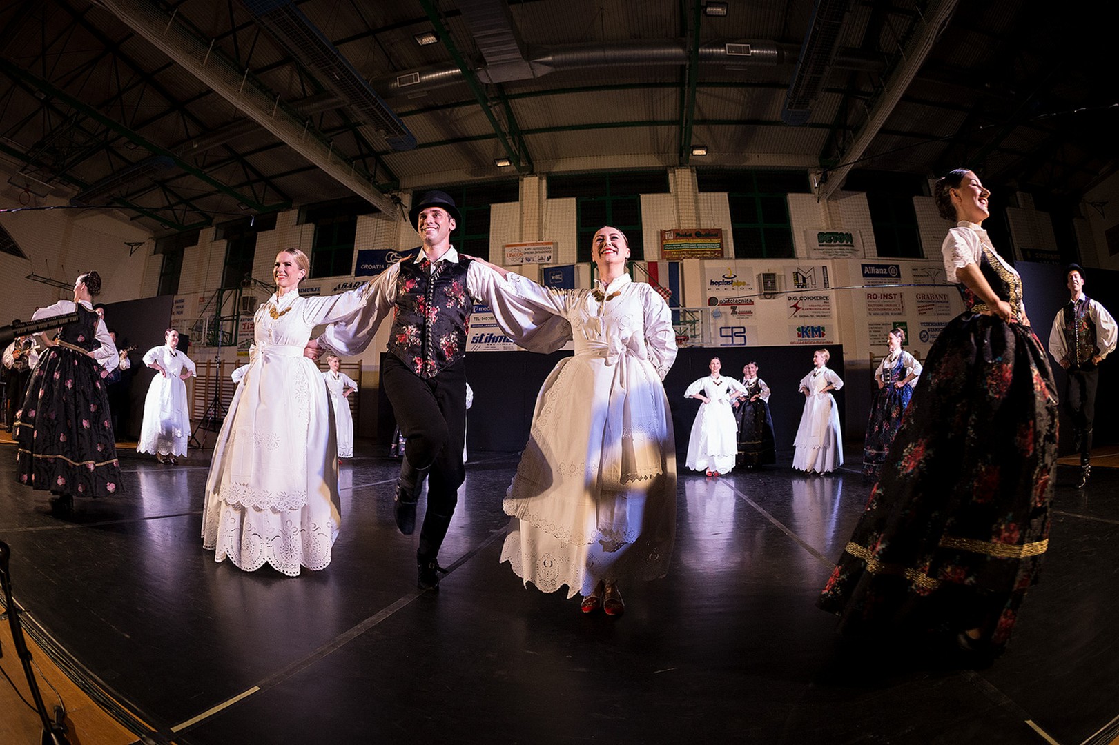 Nezaboravan nastup Ansambla LADO u prepunoj dvorani u Prelogu