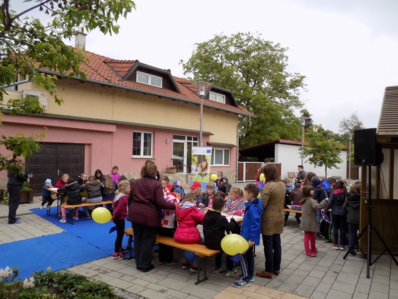 348215121dscn1518423409